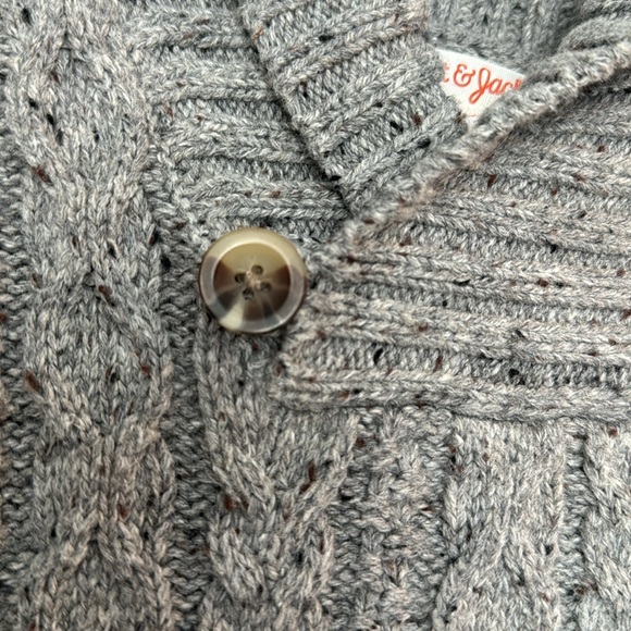CAT & JACK XS (4/5) GRAY CABLE KNIT SWEATER - Picture 3 of 5